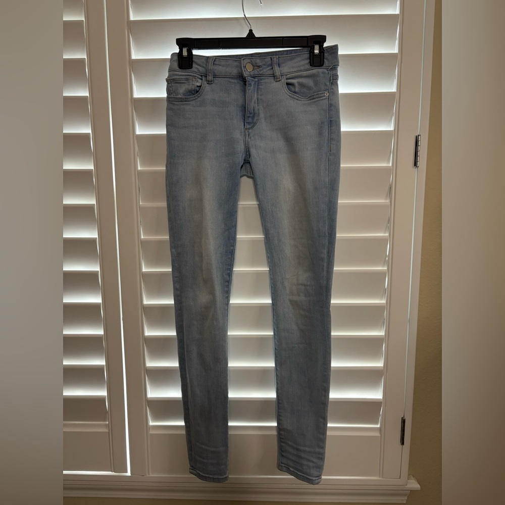 DL1961 Women’s Light Wash Skinny Jeans